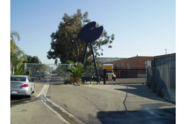 More Photos Of 2345 S Santa Fe Ave, Los Angeles Manufacturing For Lease