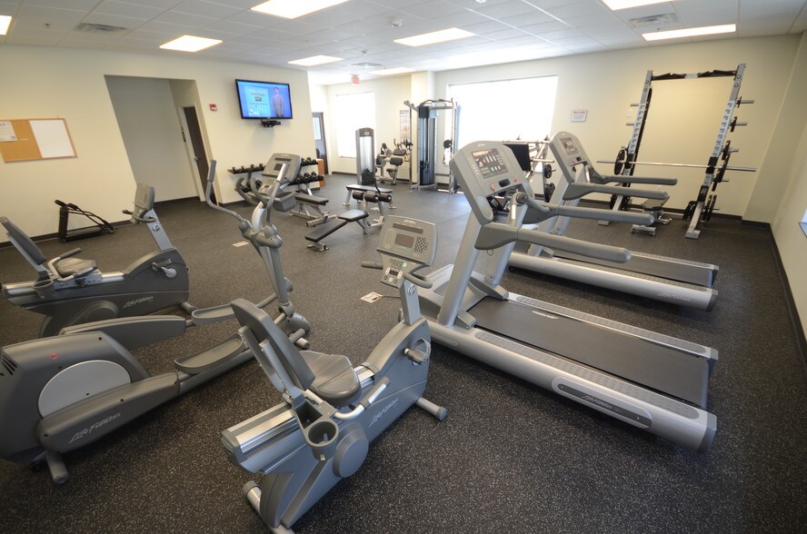 More Photos Of 3400 Walsh Pky, Fayetteville Office For Lease