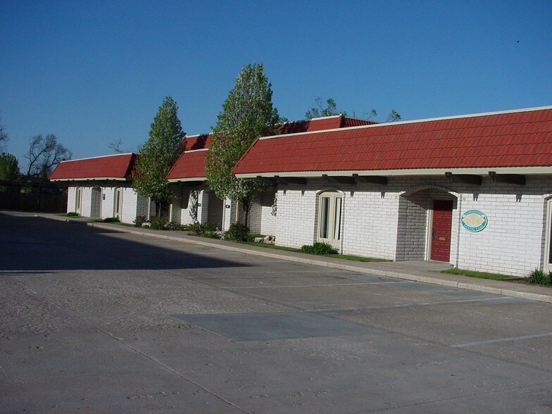 More Photos Of 8150 E Douglas Ave, Wichita Office For Lease