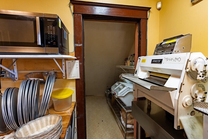 More Photos Of 507 W Wisconsin St, Sparta Flex For Sale