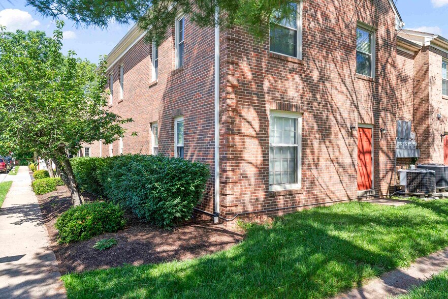 More Photos Of 9244A Mosby St, Manassas Office For Lease