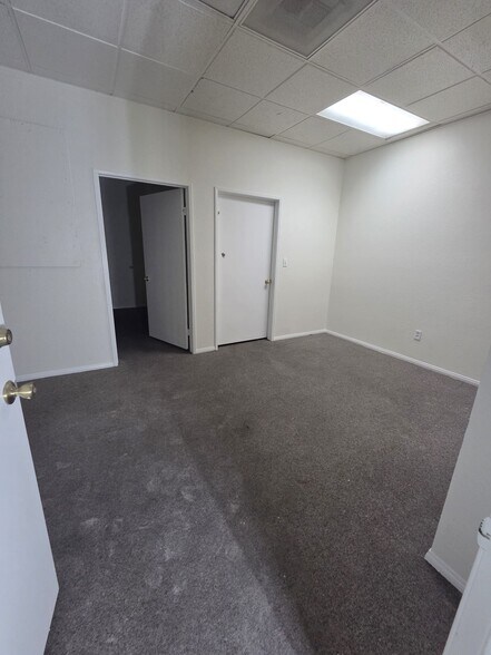 More Photos Of 44143-44147 20th St W, Lancaster Medical For Sale