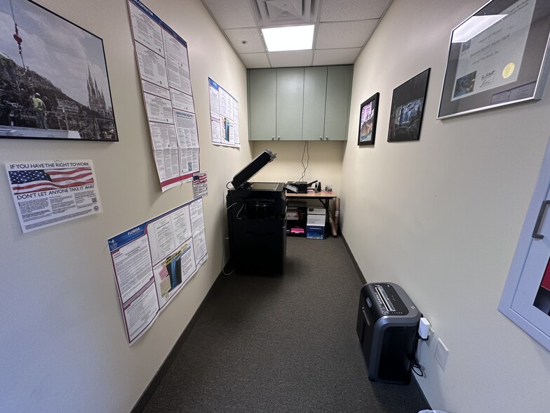 More Photos Of 6457 Hazeltine National Dr, Orlando Warehouse For Sale