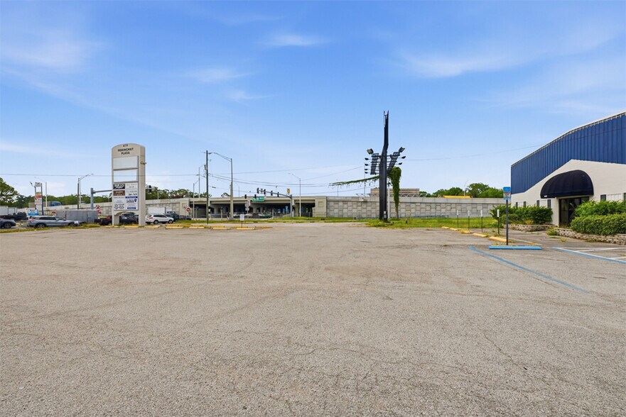More Photos Of 619 Cassat Ave, Jacksonville Warehouse For Lease