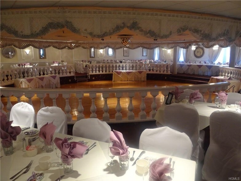 More Photos Of 423 Broadway, Ulster Park Restaurant For Sale