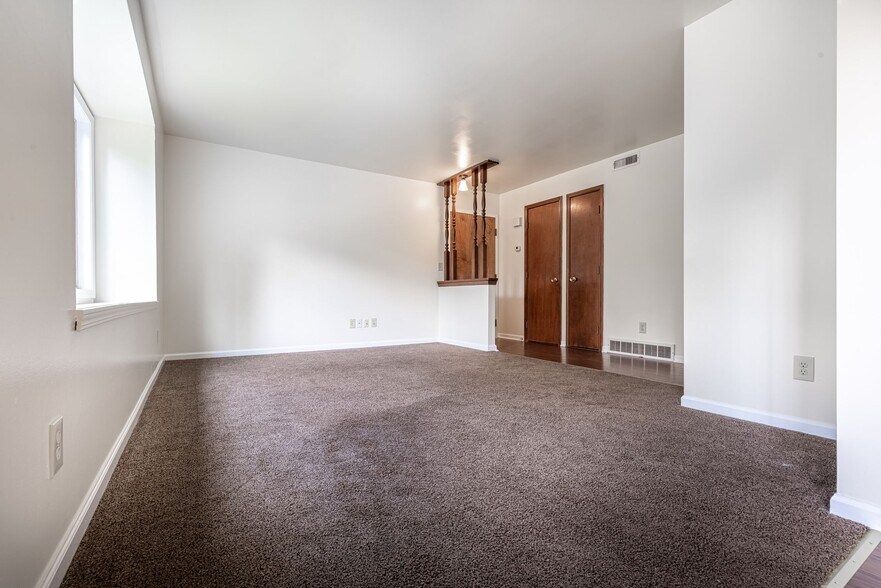 More Photos Of 261 Beattie Ave, Lockport Apartments For Sale