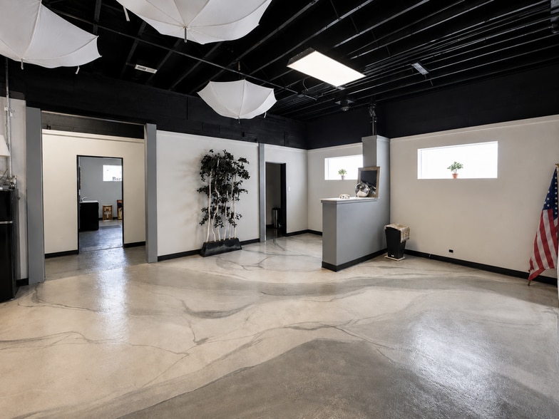 More Photos Of 44 W Lincoln Hwy, Chicago Heights Office For Lease