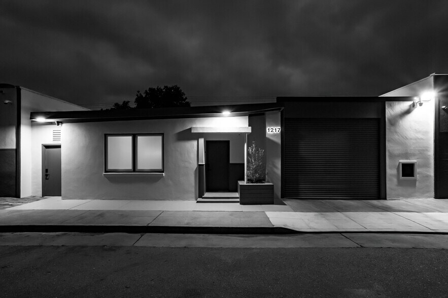More Photos Of 1217 S Railroad Ave, San Mateo Showroom For Sale