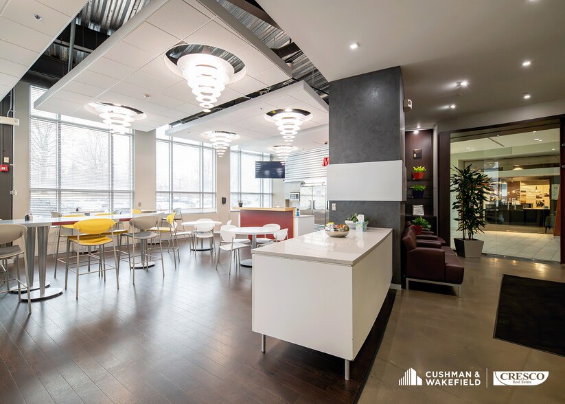 More Photos Of 31099 Chagrin Blvd, Pepper Pike Office For Sale