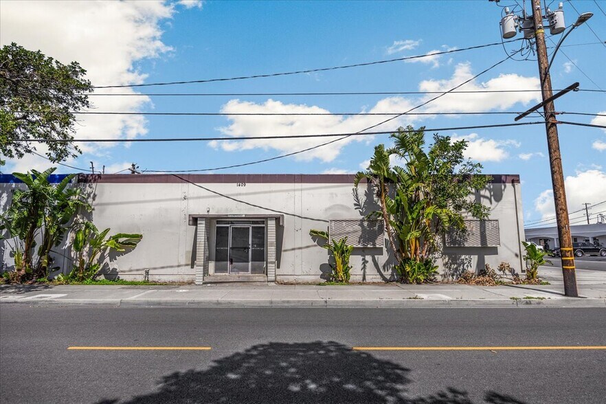 More Photos Of 1409 E St. Gertrude Pl, Santa Ana Warehouse For Sale