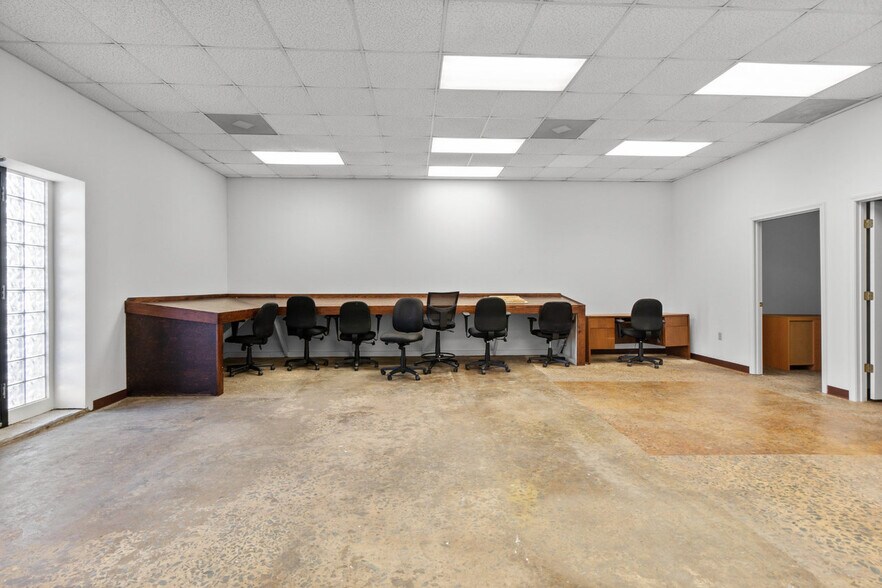 More Photos Of 2601 Wilkinson Blvd, Charlotte Industrial For Sale