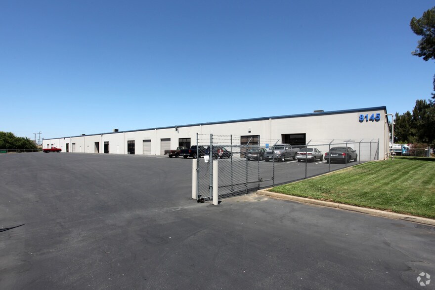More Photos Of 8145 Signal Ct, Sacramento Warehouse For Lease