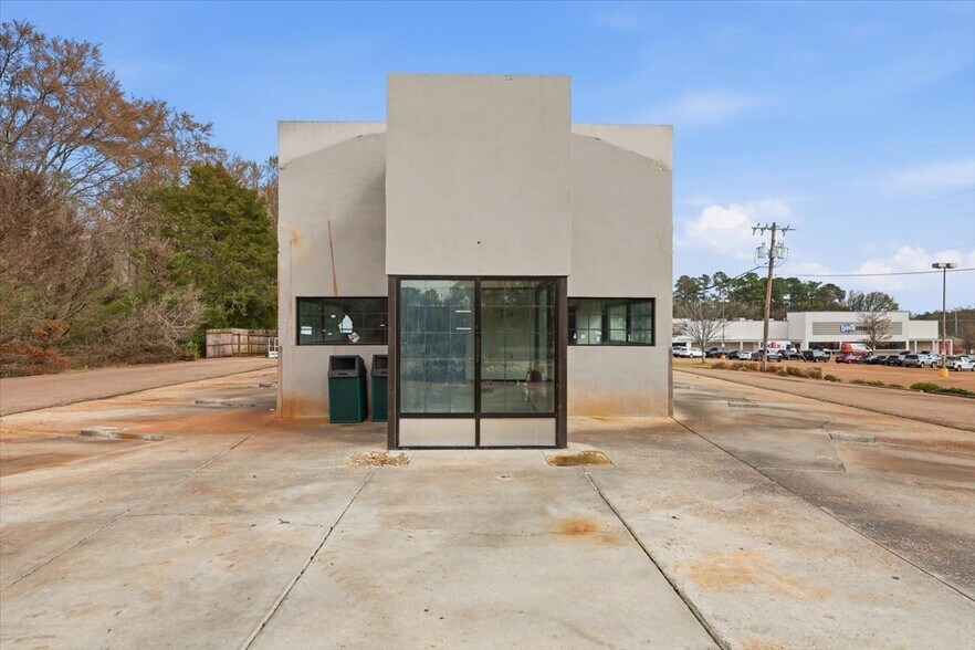 More Photos Of 1900 E County Line Rd, Ridgeland Fast Food For Sale