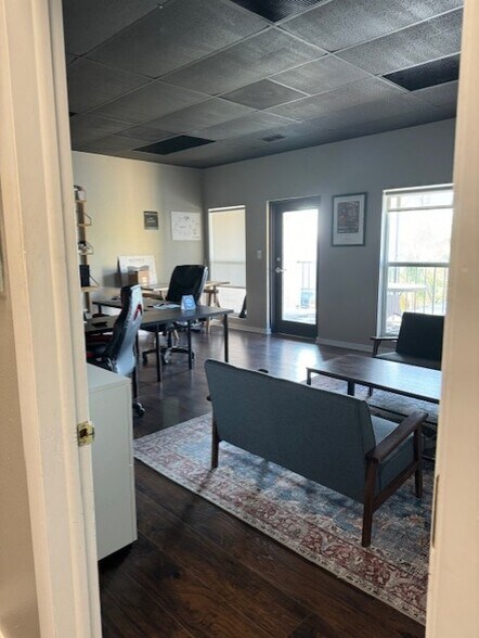 More Photos Of 30798 US Highway 19 N, Palm Harbor Warehouse For Lease