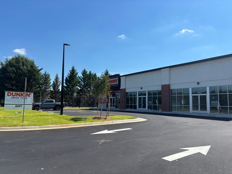 More Photos Of 8257 Meadowbridge Rd, Mechanicsville Storefront For Lease