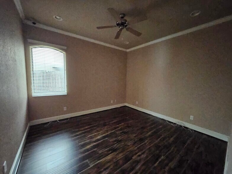 More Photos Of 1804 Snake River Rd, Katy Medical For Lease