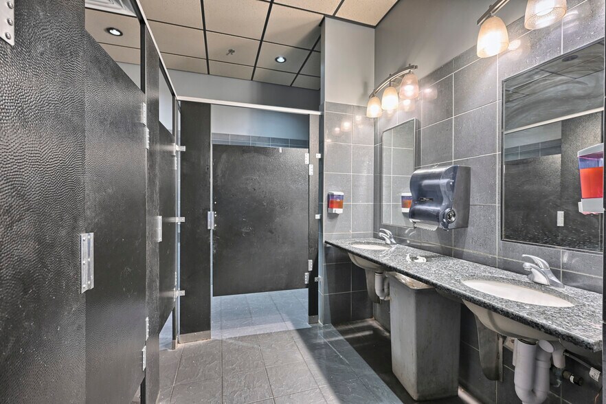 More Photos Of 589 Salem Rd, Etters Restaurant For Sale
