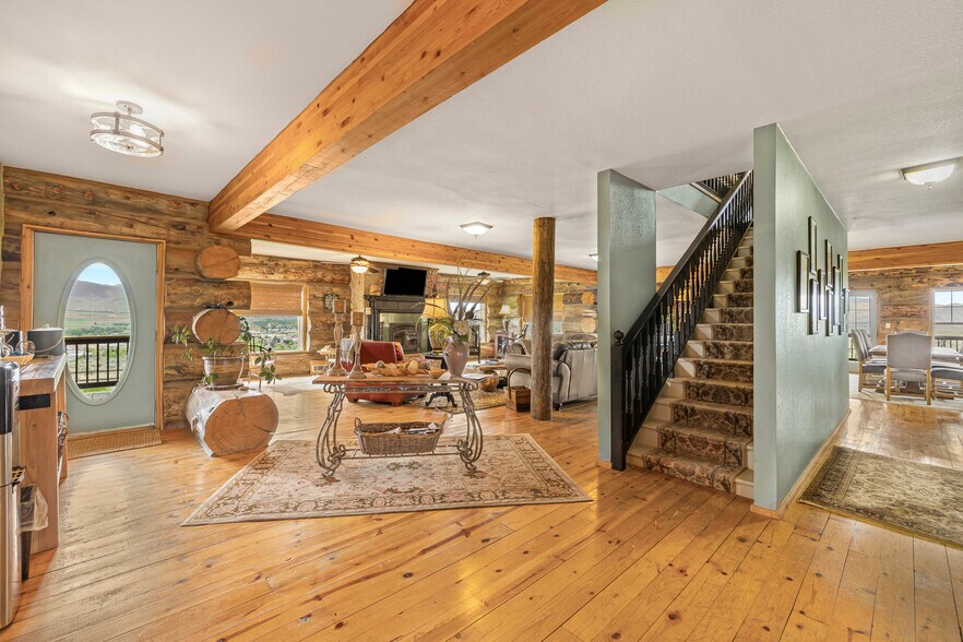 More Photos Of 13 Gott Ln, Salmon Hospitality For Sale