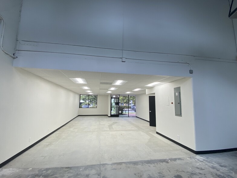 More Photos Of 16 Hughes, Irvine Unknown For Lease