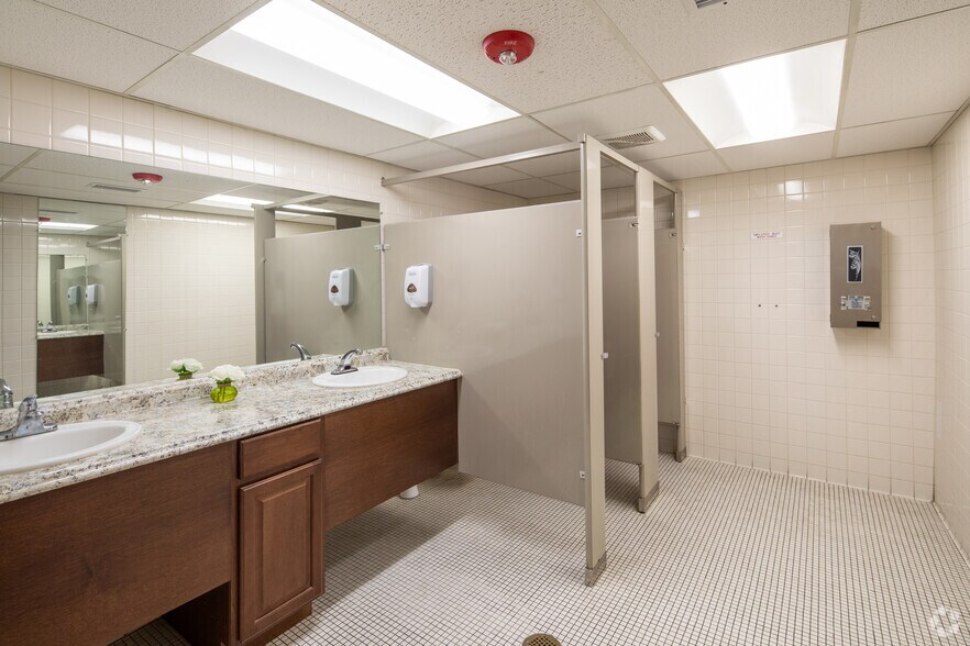 More Photos Of 715 Twining Rd, Dresher Office For Lease