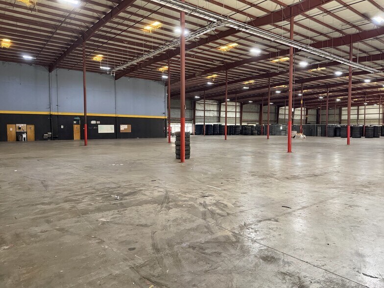 More Photos Of 9057 Northfield Dr, Fort Mill Manufacturing For Lease