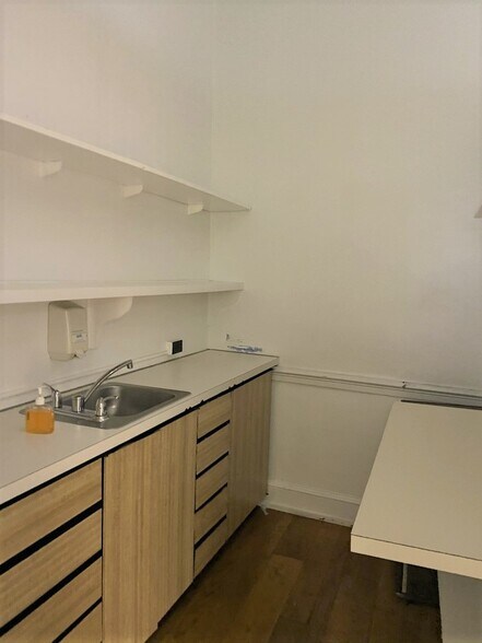 More Photos Of 5519 Germantown Ave, Philadelphia Medical For Sale