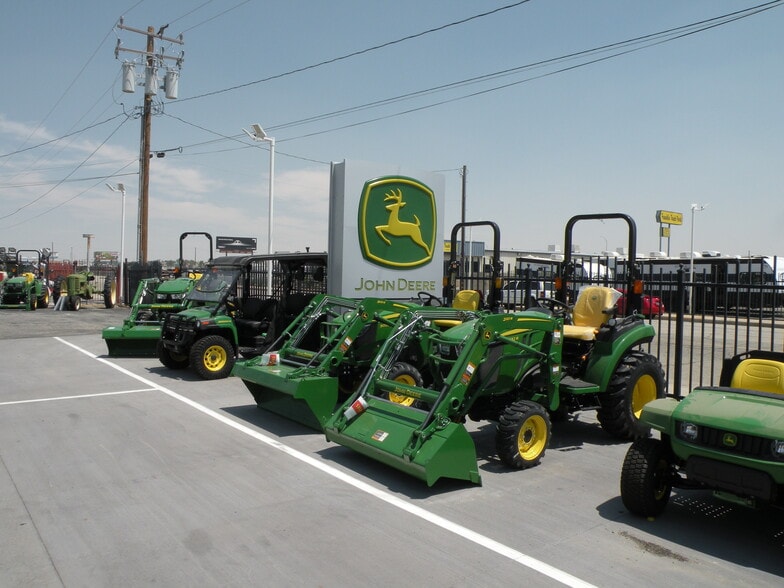 More Photos Of 45223 23rd St W, Lancaster Auto Dealership For Sale