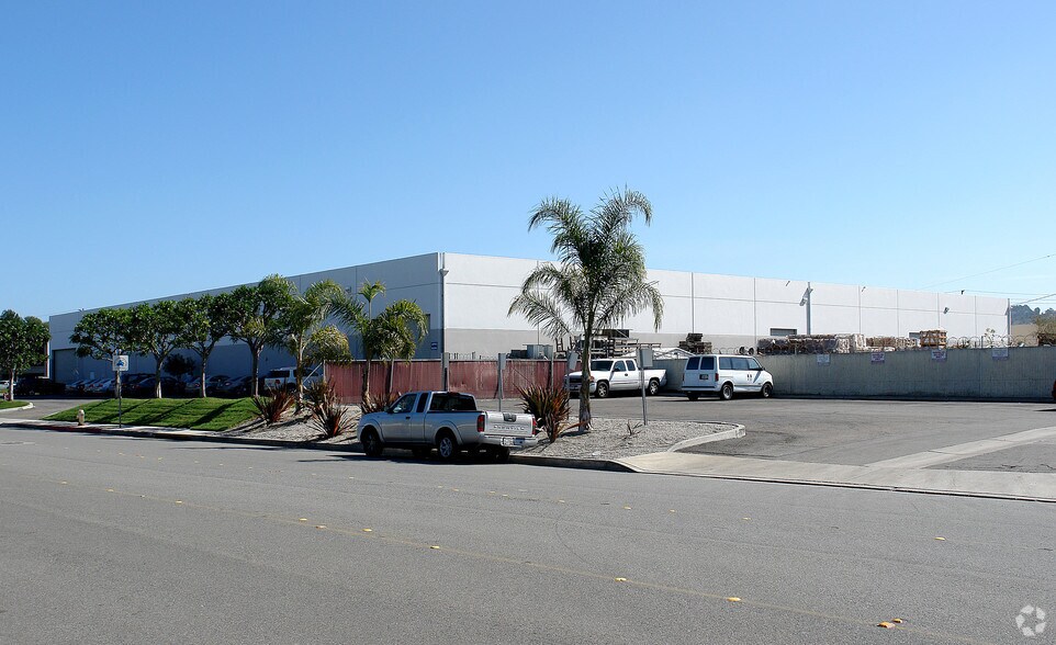 More Photos Of 3999 E La Palma Ave, Anaheim Warehouse For Sale