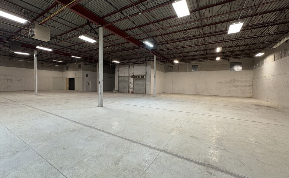 More Photos Of 3475 14th Ave, Markham Service For Lease