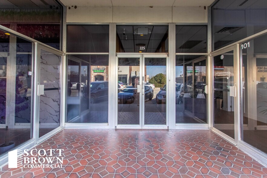 More Photos Of 225 W Hickory St, Denton Loft Creative Space For Lease