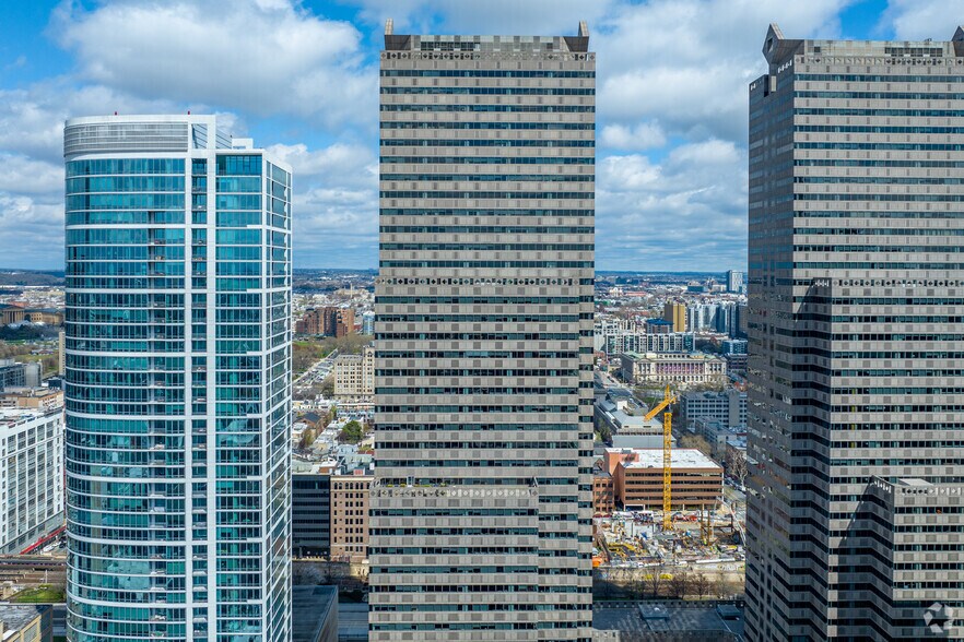 More Photos Of 2005 Market St, Philadelphia Office For Lease