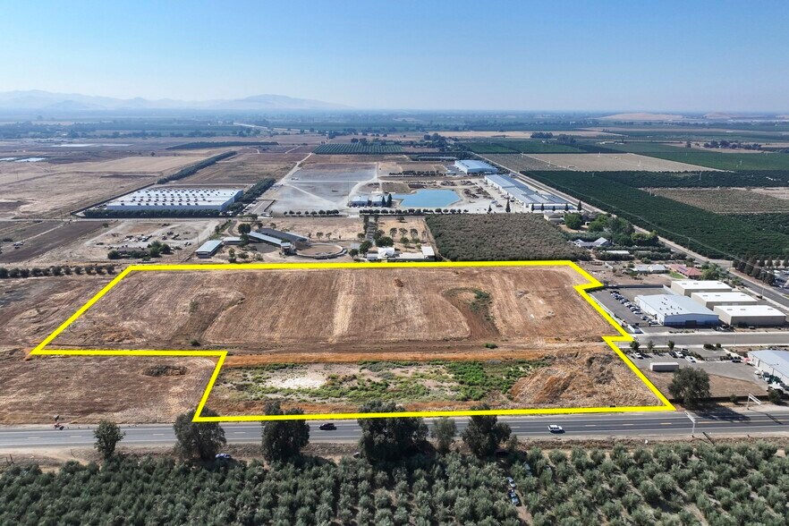 Primary Photo Of 20528 Naranjo Boulevard, Woodlake Land For Sale