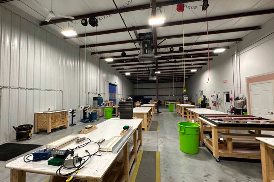 More Photos Of 5100 Excello Ct, West Chester Warehouse For Lease