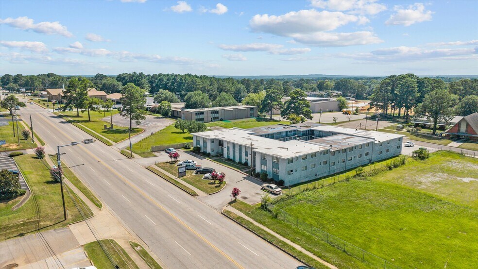 More Photos Of 1224 S High St, Longview Apartments For Sale