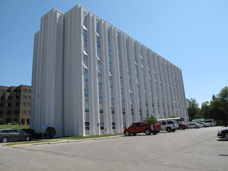 Primary Photo Of 6311 Woodland Ave, Kansas City Apartments For Sale