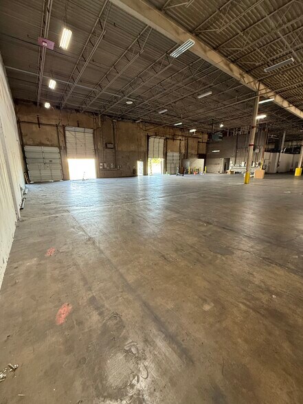 More Photos Of 2900 Datsun Dr, Memphis Distribution For Lease