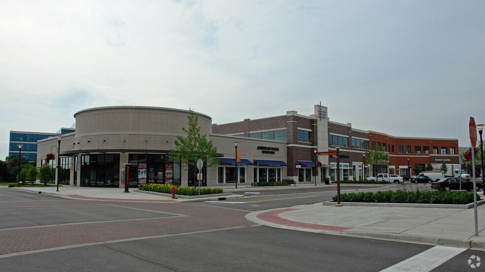 More Photos Of 500-598 Village Center Dr, Burr Ridge Storefront Retail Office For Lease