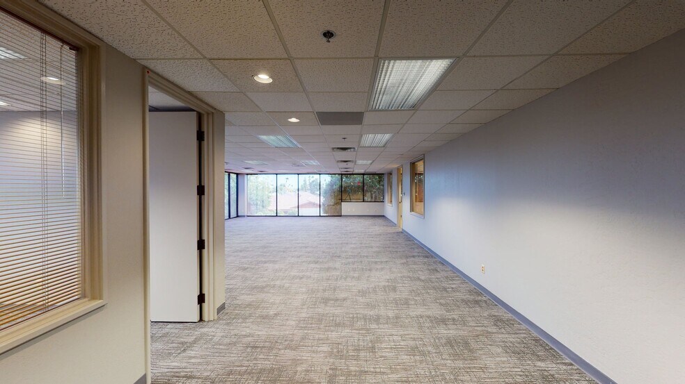 More Photos Of 1811 S Alma School Rd, Mesa Unknown For Lease