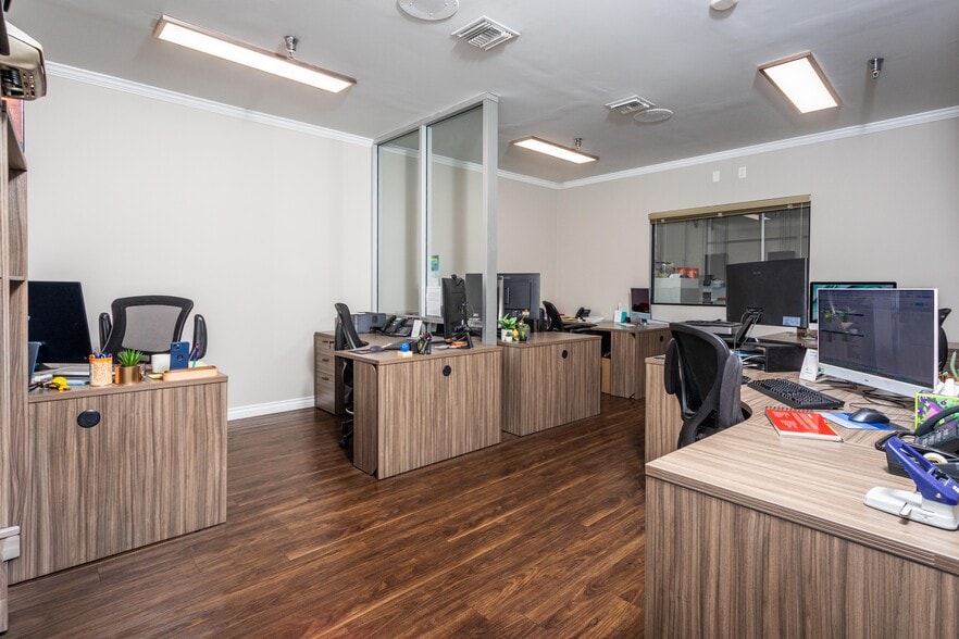 More Photos Of 15840 W Monte St, Sylmar Warehouse For Sale