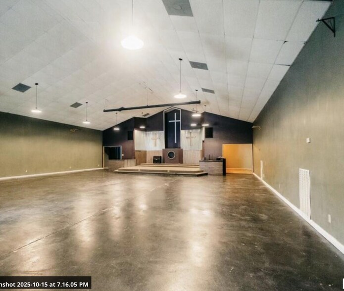 More Photos Of 1689 Southwood Dr, Iuka Flex For Sale