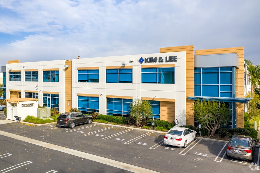 More Photos Of 2301-2305 W 190th St, Torrance Office For Sale