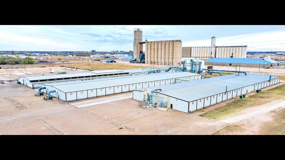 More Photos Of 2002 N Avenue N, Lubbock Manufacturing For Sale