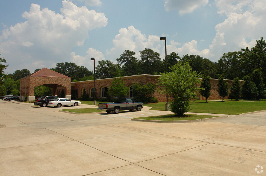 Primary Photo Of 571 Beasley Rd, Jackson Medical For Lease