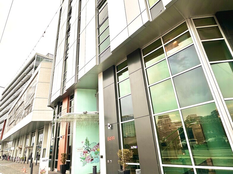 More Photos Of 8400 West Rd, Richmond Office For Lease