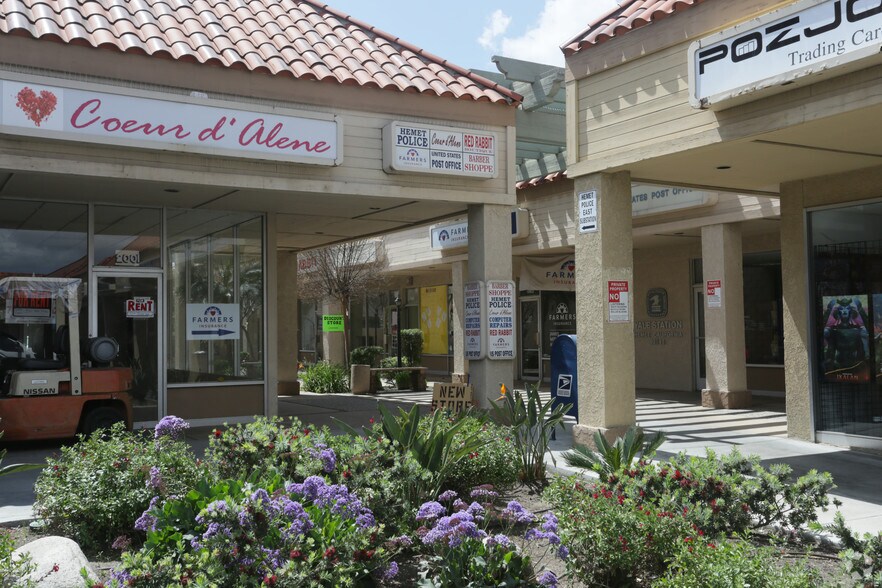 More Photos Of 1995-2095 E Florida Ave, Hemet Storefront For Sale