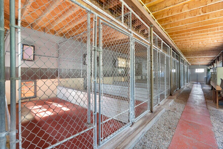 More Photos Of 282063 Twp Rd 224A, Rocky View No 44 Veterinarian Kennel For Sale