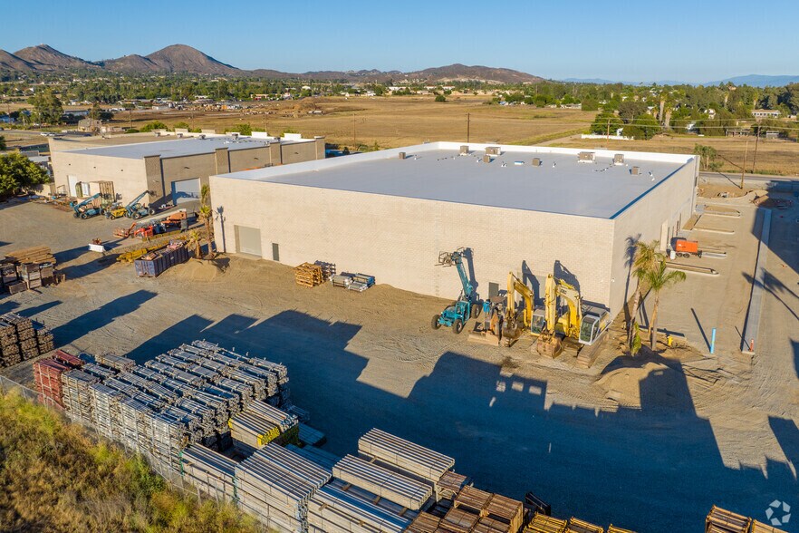 Primary Photo Of 32113 Corydon St, Lake Elsinore Manufacturing For Lease