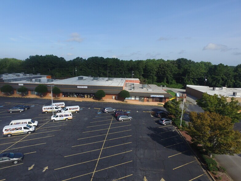 More Photos Of 6200 Memorial Dr, Stone Mountain Storefront For Sale