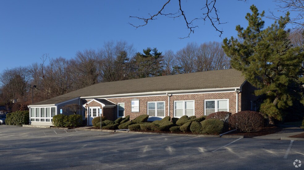 35 Highland Ave, East Providence, RI 02914 Medical For Sale