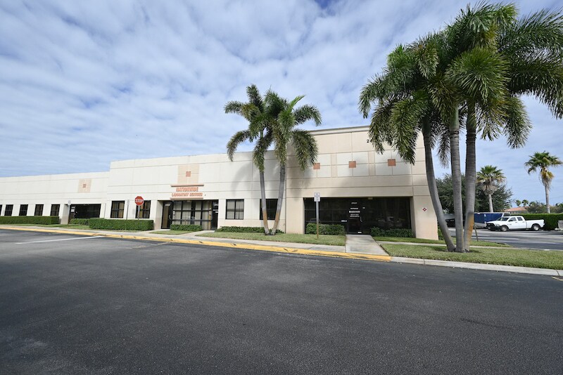 More Photos Of 2401-2431 Quantum Blvd, Boynton Beach Showroom For Sale